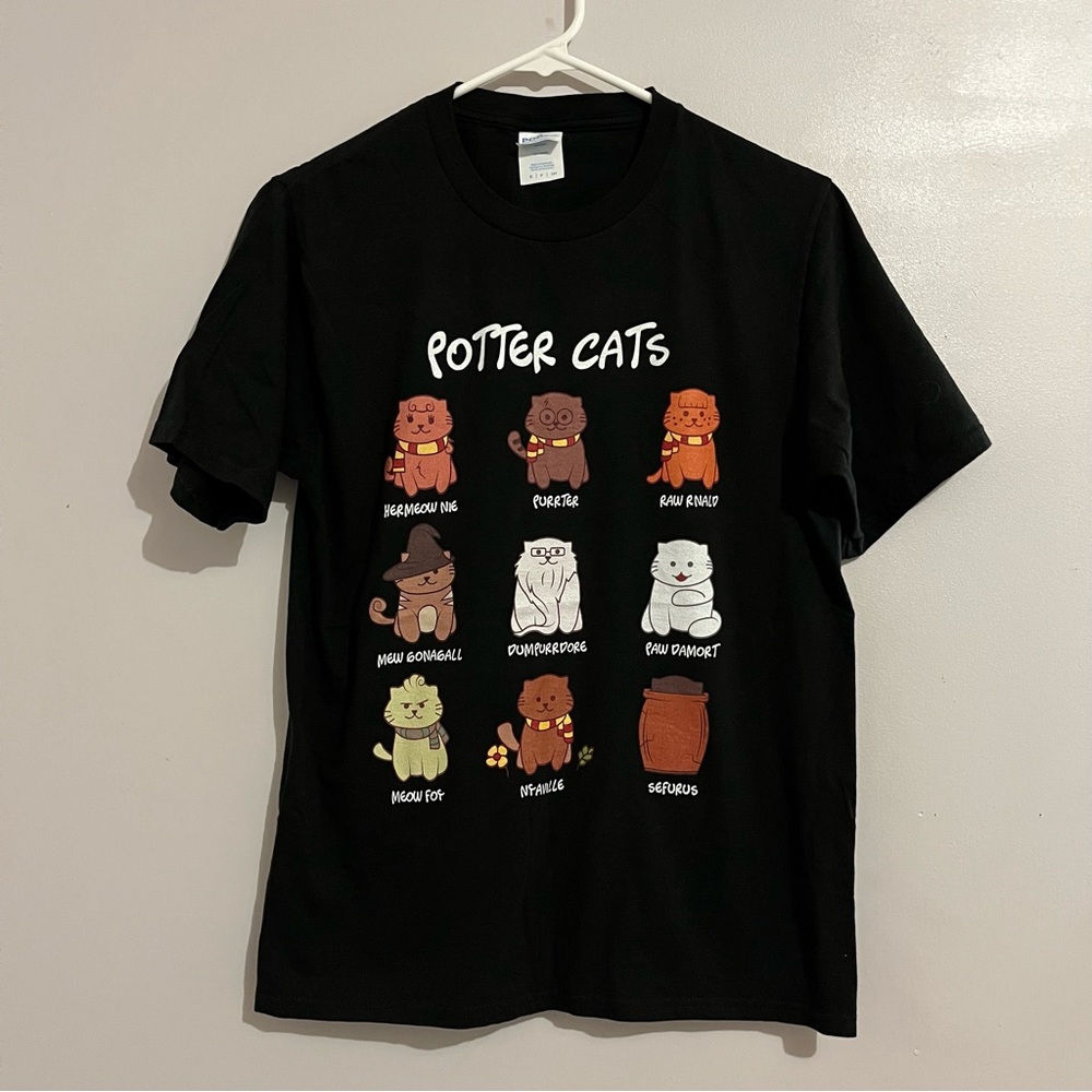 Black Potter Cats T-Shirt women’s size small 100% cotton